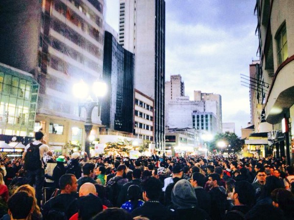 manifestacao-18-06-curitiba