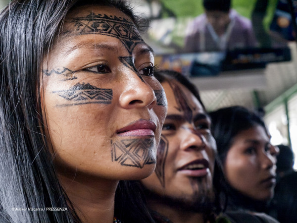 Marcha de las mujeres amazonicas en Quito