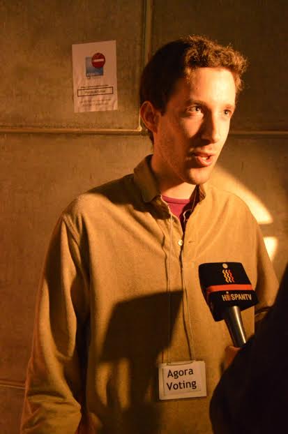 Portavoz de la asamblea virtual en la que se discute y vota