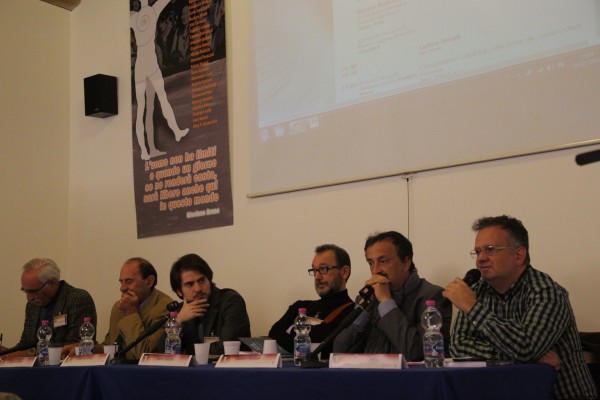 simposio2014-economia1-Alvarez