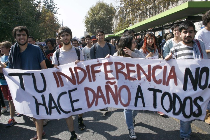 1era.  Estudiantes Marcha, 16-abril-2015_Marcela Contardo Berríos (12)