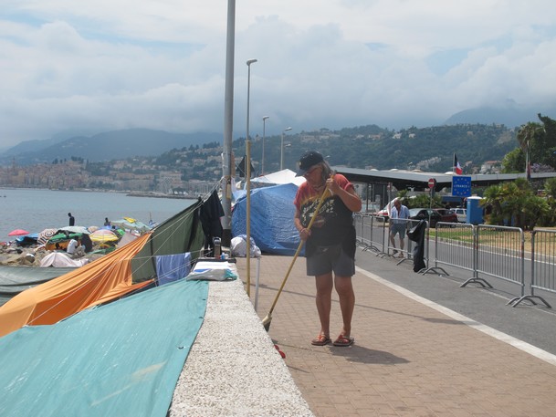 dans-lindifference-5