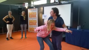 Danser à l'école pour prendre conscience de son corps, gérer son énergie grâce et avec l'Autre. 
