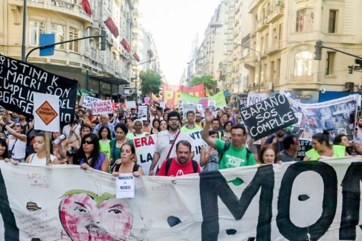La complicidad de los politicos y su rol en el tratado. Foto Facción Buenos Aires.