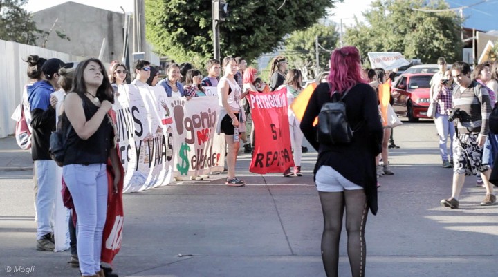 1-Daniela Quinteros-Patagonia-Chile-Río Cuervo (5)