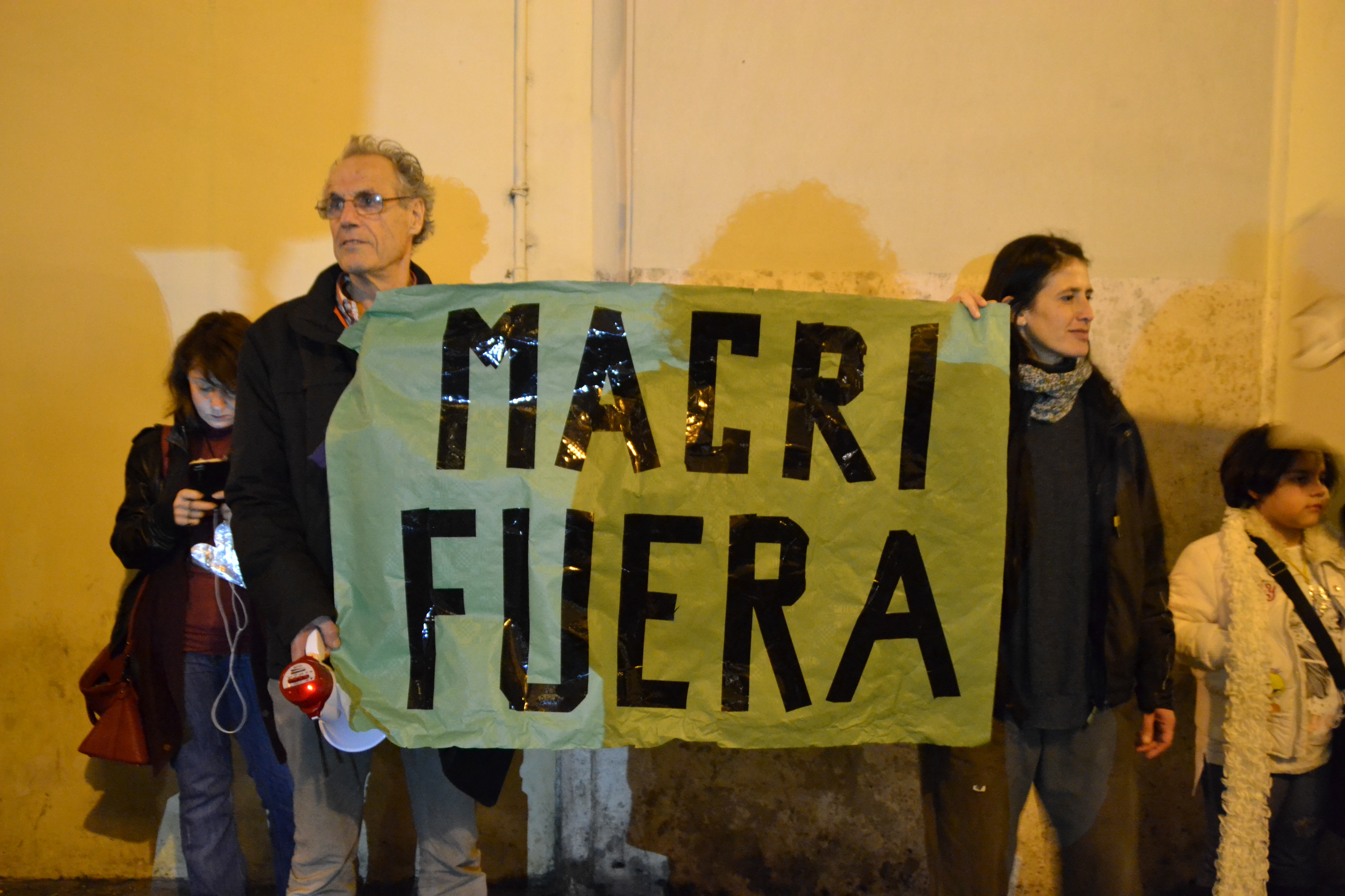 Roma: protesta contro il Presidente argentino Macri
