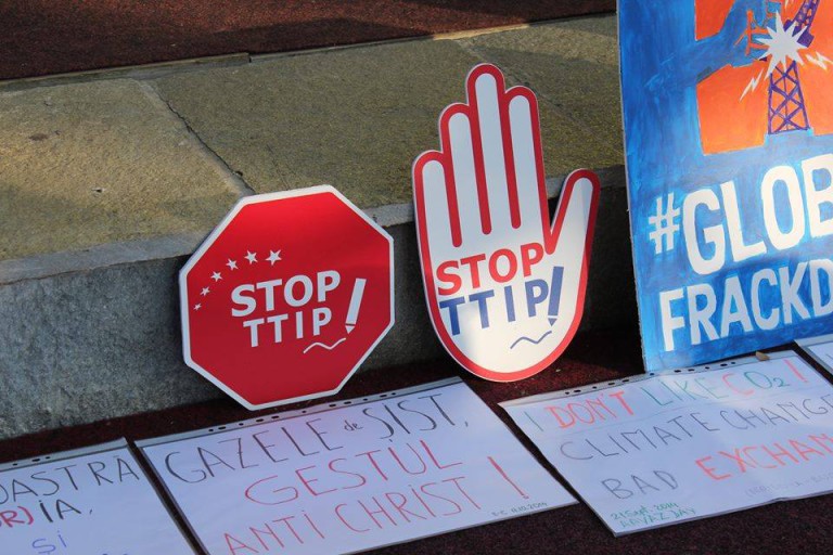 NoTTIP_cartelli