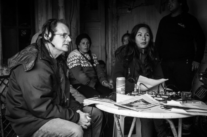 Alejandro Martínez, excandidato a intendente por el Frente de Trabajadores de Izquierda (FIT), fue entrevistado en un programa antes de las últimas elecciones. También pasaron Vilma Baragiola, actual secretaría de Desarrollo Social, y el por entonces jefe comunal, Gustavo Pulti. Foto Revista Ajo.