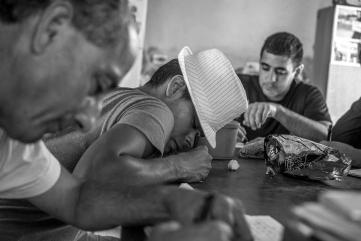 Juan, Gonzalo y Javier en uno de los talleres de formación. Foto Revista Ajo.