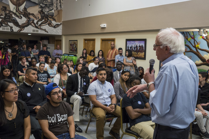 Bernie Sanders en evento con estudiantes. Foto Phil Roeder
