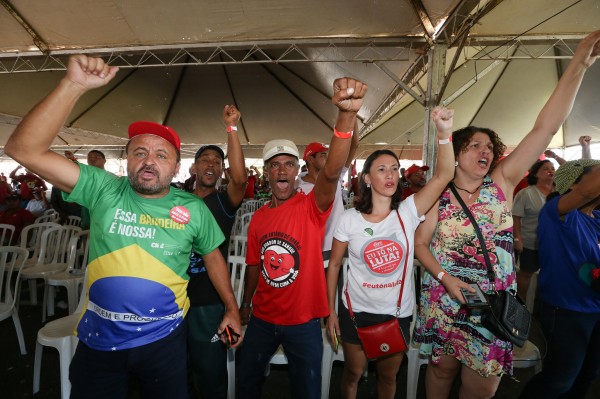 Manifestantes em Brasília (Foto: Lula Marques/Agência PT )