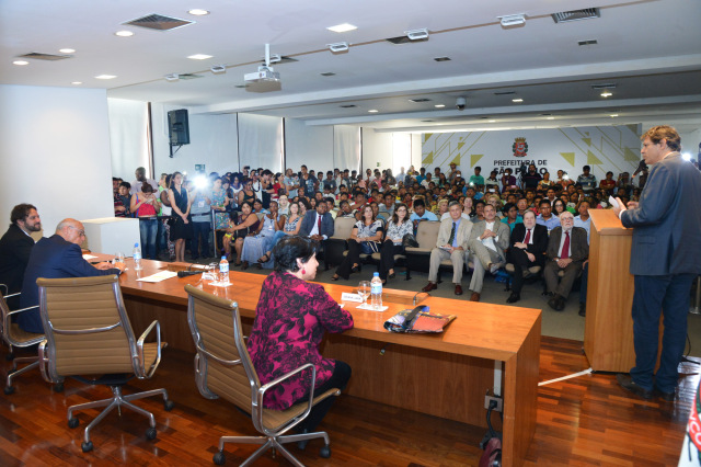 Auditório na sede da Prefeitura de São Paulo ficou lotado para o ato. Crédito: Fernando Pereira/SECOM