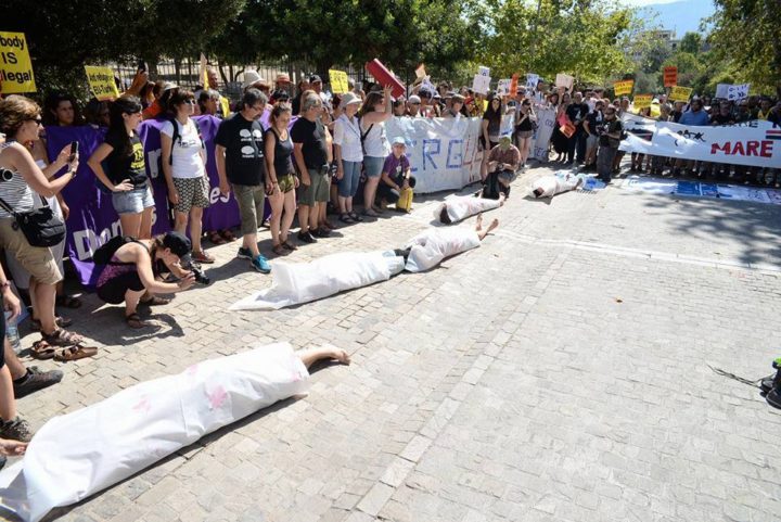 protesta ambasciata spagna ad atene