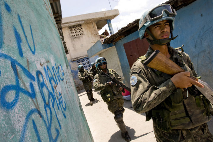 Haití. Fuerzas de la ONU patrullan Cité Soleil, durante las elecciones de 2009. Foto ONU