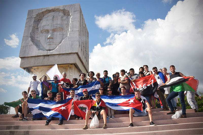 15356742_881135832022411_5644592483296980844_n