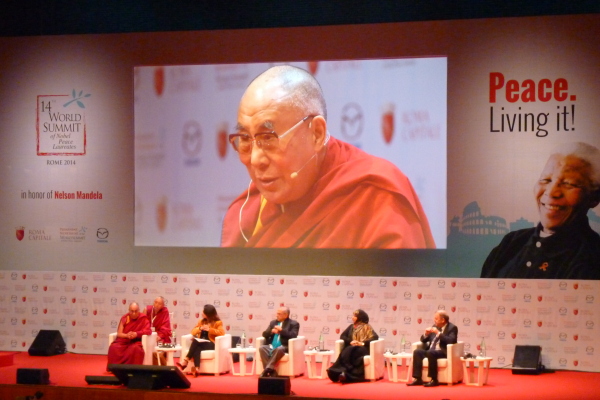 Dalai Lama Summit dei Premi Nobel di Roma