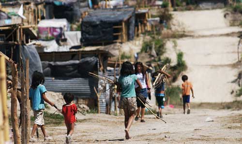 Pobreza se reduce 4,4% en El Salvador con gobierno socialista