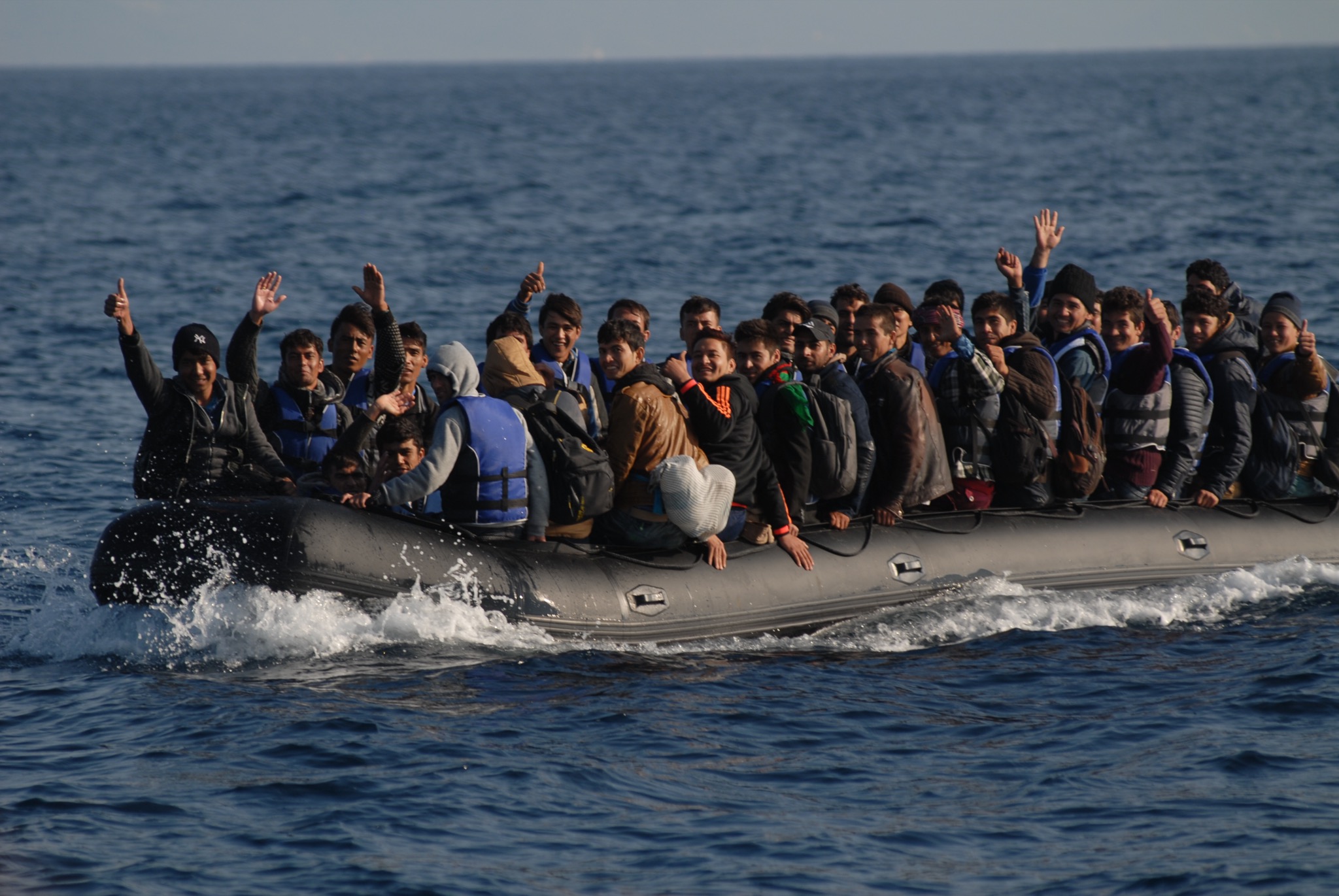 Pressenza - Lesbos Island, Greece: refugees arrive from Turkey