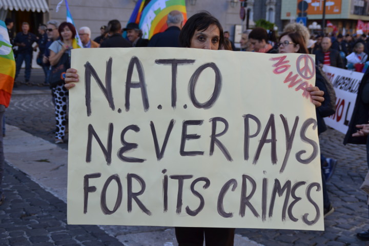 Risultati immagini per basta guerre NATO
