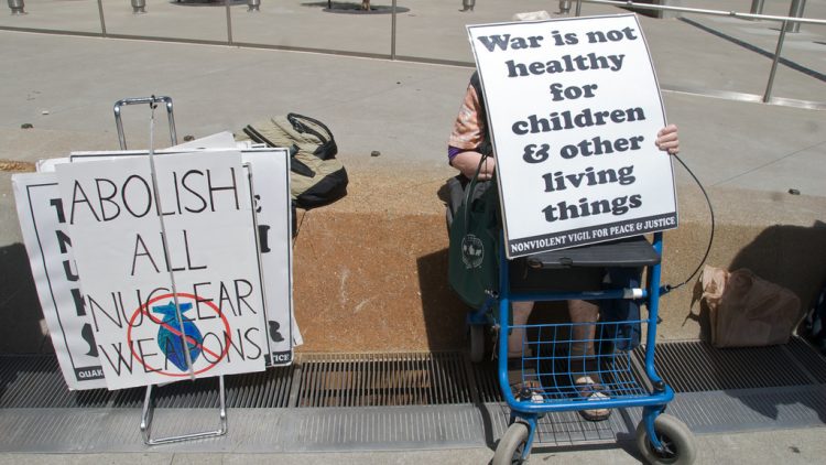 armi nucleari abolish nuclear weapons