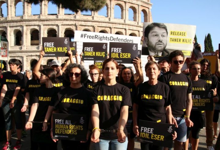 Turchia: aumentano le pressioni internazionali per il rilascio dei difensori dei diritti umani