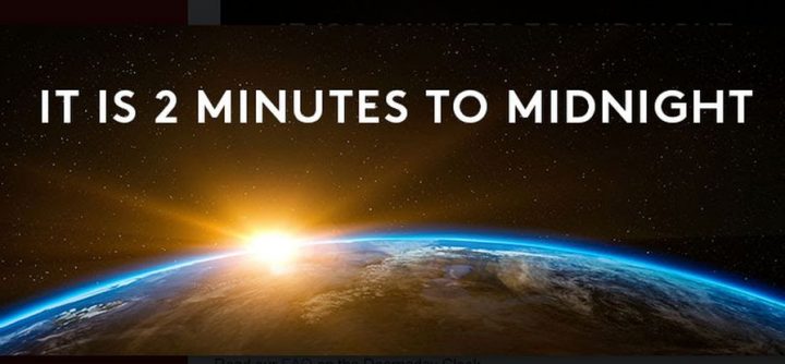2 minuti alla mezzanotte: gli scienziati atomici hanno aggiornato l’orologio