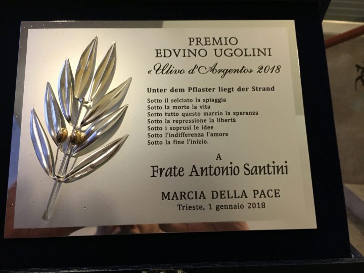 Pioggia e vento sulla Marcia della Pace a Trieste
