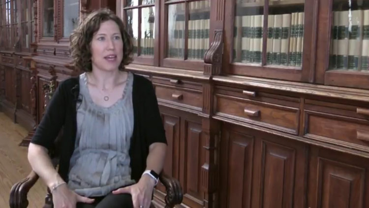 Elizabeth Rhodes, de ‘Y Combinator’, étudie les effets du revenu de base sur les personnes et les familles