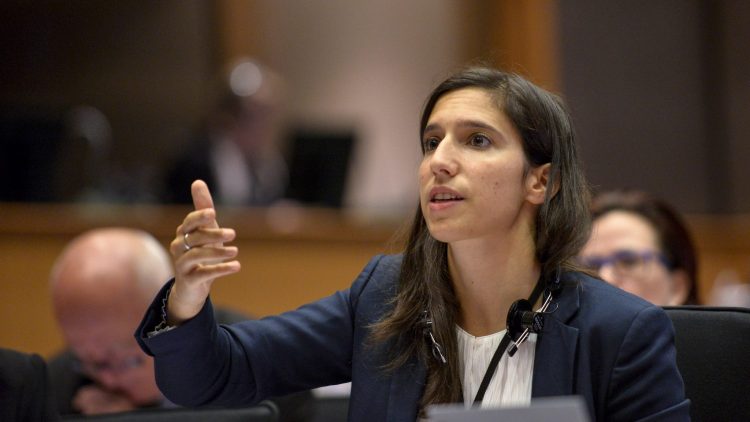 Migranti, Elly Schlein lancia raccolta fondi per finanziare Sea Watch