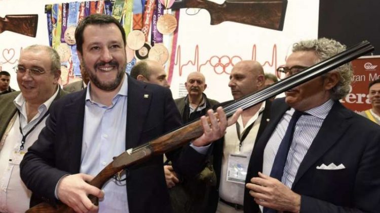 salvini col fucile