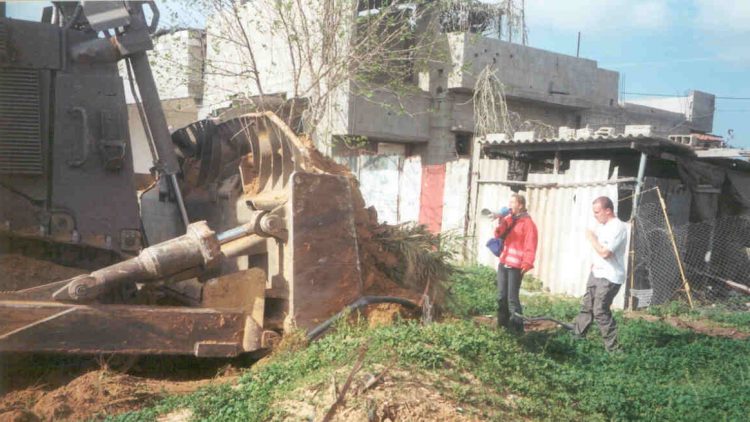 Omaggio a Rachel Corrie, assassinata perché troppo umana