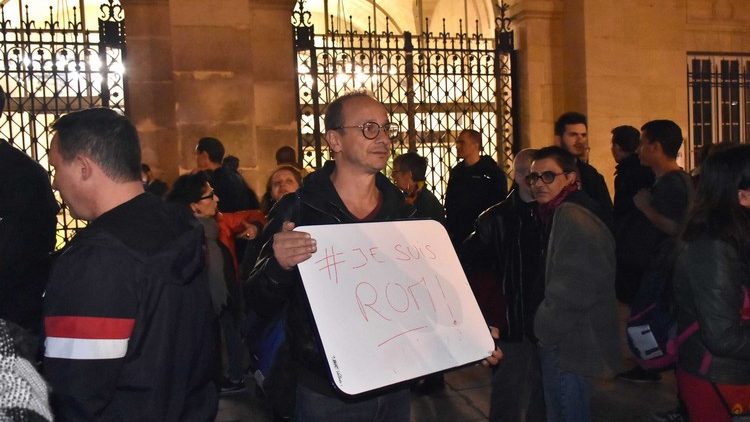 Face aux rumeurs racistes, rassemblement solidaire pour les Rroms