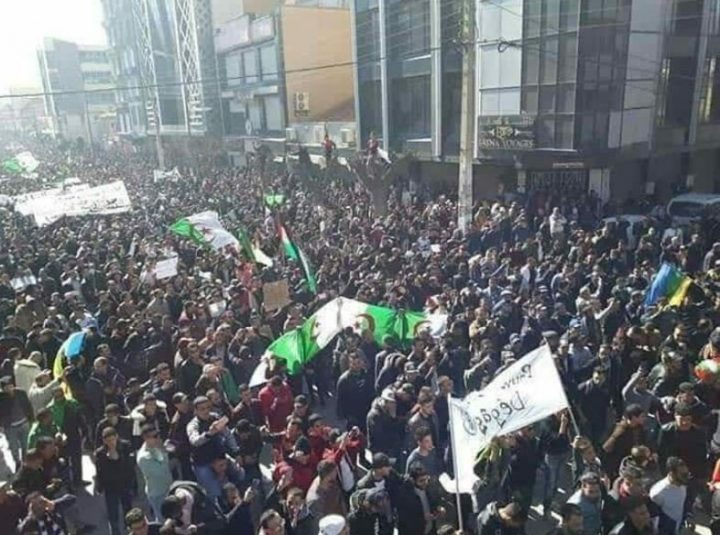 Algeria, continuano le proteste contro Bouteflika: “No alla transizione pilotata”