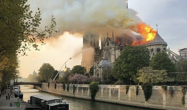 Incendies simultanés à la cathédrale Notre-Dame et à la mosquée Al-Aqsa