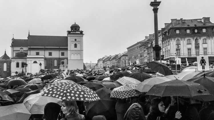 Wie die Facebook-Gruppe Dziewuchy Dziewuchom in Polen zur feministischen Plattform wurde