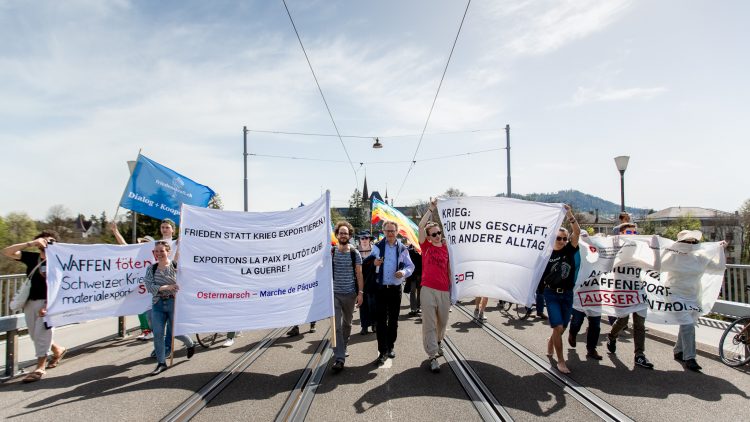 Viele Jugendliche am Ostermarsch 2019 in der Schweiz