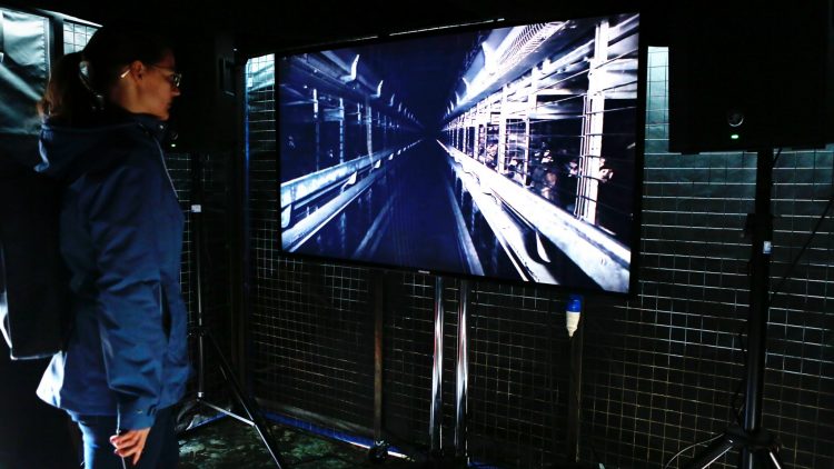 Tierschutz-Aktion in Berlin zur Beendigung der Käfighaltung und als Auftakt zur europaweiten Aktionswoche für die Europäische Bürgerinitiative End the Cage Age #EndTheCageAge