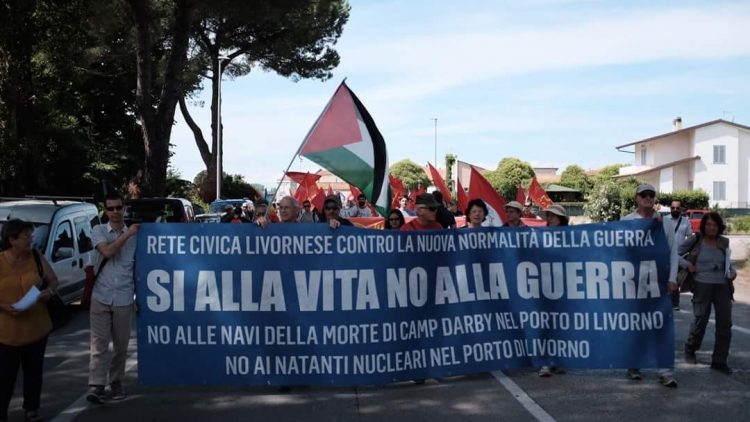 Le navi della morte passano da Livorno