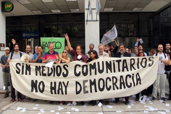 Senza media comunitari non c'è democrazia