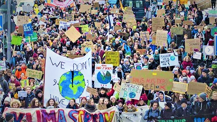 Die Industrielobby nimmt die Klimaschutzbewegung ins Visier und was dagegen zu tun ist