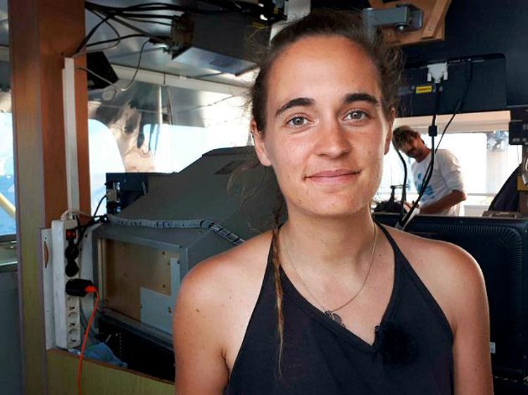 Carola Rackete and Pia Klemp, courageous captains given awards by the ...