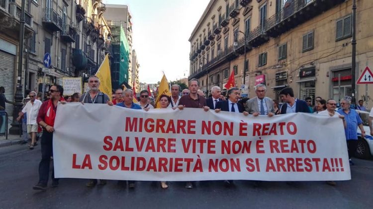 Carola è libera. Corteo di solidarietà a Palermo