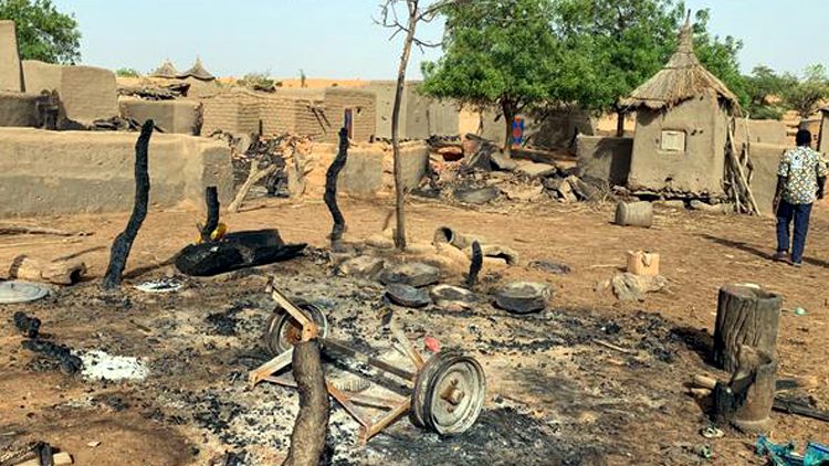 Des groupes armés peuls et dogons signent des accords de « cessation des hostilités »