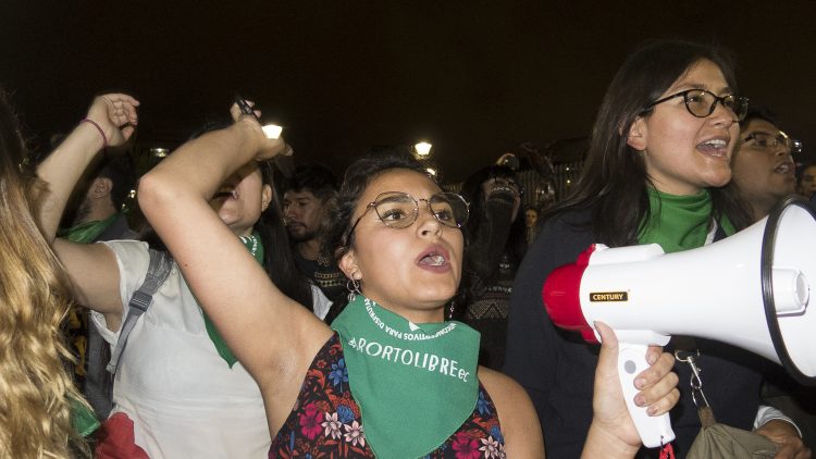 L’Assemblée de l’Équateur dit non à la dépénalisation de l’avortement pour viol