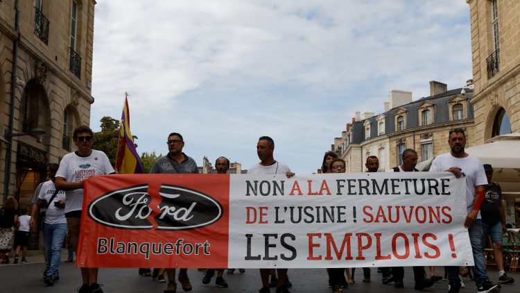 Acte 45 : Manifestation fermeture usine FORD