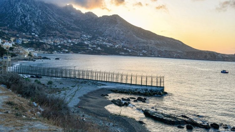 Valla-Benzú-Espigón-frontera-