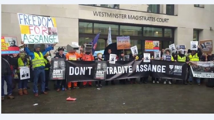 Soutien à Julien Assange à Londres