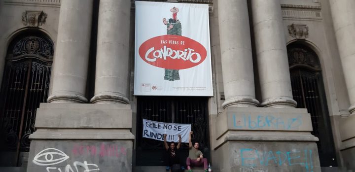 « Ce n’est pas la guerre, c’est la protestation », un jour de plus photographié à Santiago du Chili