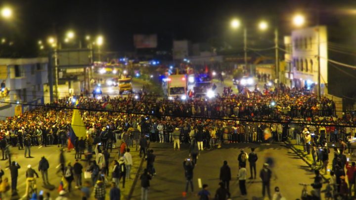 Movimiento Indígena entrando a Quito por el sector de Calderón, al norte de la ciudad.