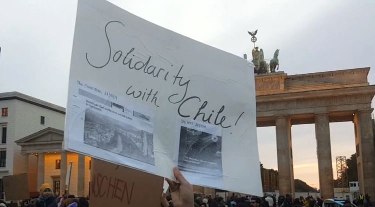 Über 1000 Menschen in Berlin auf Kundgebung für Chile